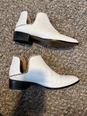 Halogen White Leather Cutout Ankle Booties